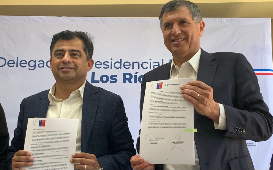 Aguas Décima y Delegación Presidencial firmaron acuerdo para reducir deudas de las familias
